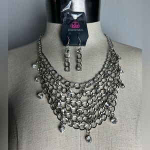 Paparazzi Silver Chain Necklace with Earrings